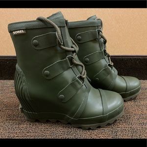 Sorel Joan Rain Wedge Boots Sz 7